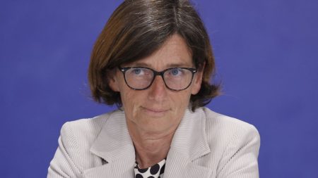 Violences faites aux professionnels de santé : "Il est urgent de protéger nos soignants", martèle l'ancienne ministre Agnès Firmin-Le Bodo