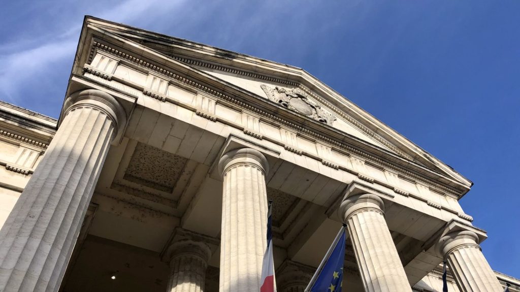:
    le dernier publié



  



  


      

  

  
    
    Violences conjugales : pour accélérer le traitement des affaires, des audiences dédiées se tiennent chaque semaine au palais de justice d’Orléans

          Chaque lundi matin, une audience spéciale s’ouvre dans cette juridiction. Les prévenus sont tous jugés pour violences intrafamiliales. Deux objectifs : réduire les délais et mieux comprendre ces affaires.
    
    
          Diffusé le 08/03
                      
        5min