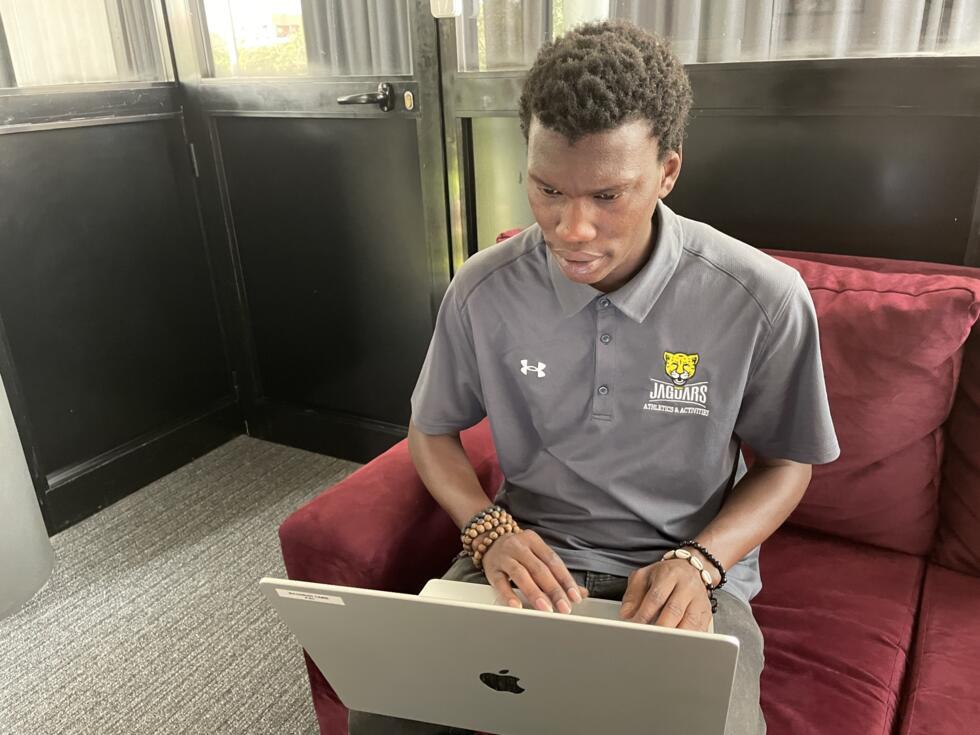 Le producteur de musique Bey-K à Dakar, Sénégal, en février 2024.