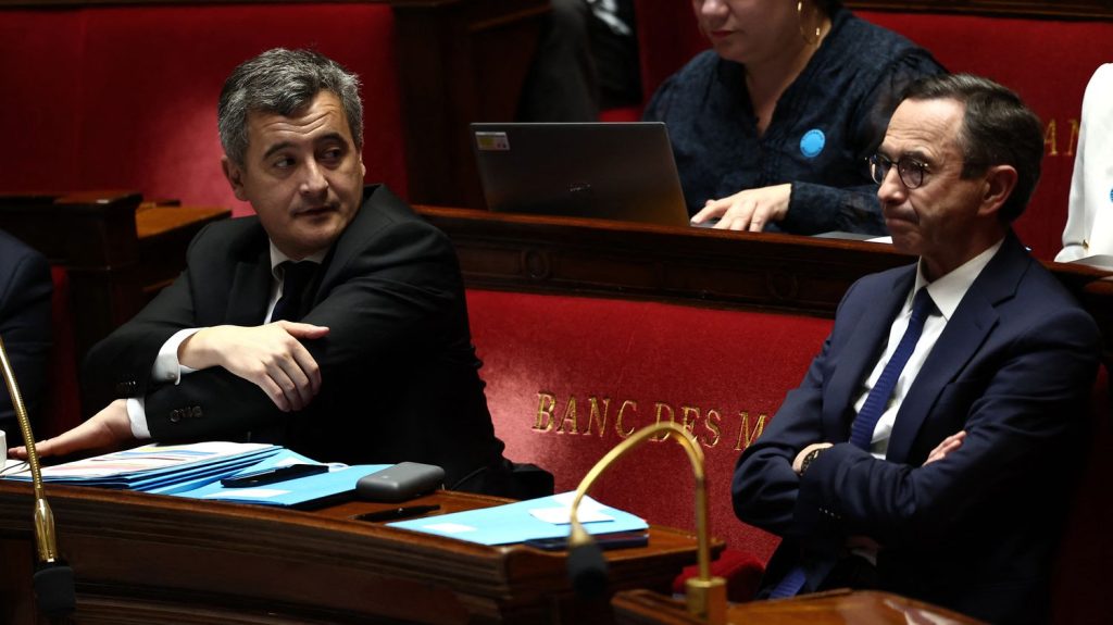 :
    Édito



  



  


      

  

  
    Attaques contre des prisons : le tandem Darmanin-Retailleau joue sa crédibilité et avec lui l'ensemble du gouvernement

          Les ministres de la Justice et de l'Intérieur sont les plus populaires du gouvernement, ce qui reflète une attente forte en matière de sécurité. Faute de réponses rapides et concrètes contre ces attaques, la défiance envers l’exécutif pourrait s’aggraver.