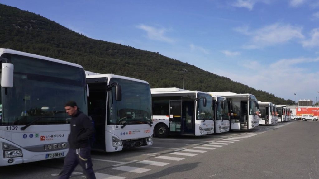Trafic : à Aubagne, 35 bus à l'arrêt après des vols des pots catalytiques