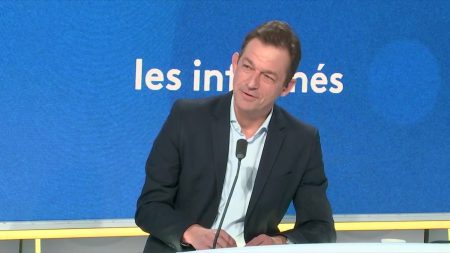 François Bayrou en première ligne dans l'affaire Bétharram et attaques de prisons... Les informés du matin du jeudi 24 avril 2025

          Tous les jours, les informés débattent de l'actualité autour de Hadrien Bect et Renaud Dély.