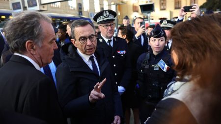 Le lycée musulman Averroès est "un bastion de l'entrisme islamiste", déclare Bruno Retailleau après une décision de justice favorable à l'établissement