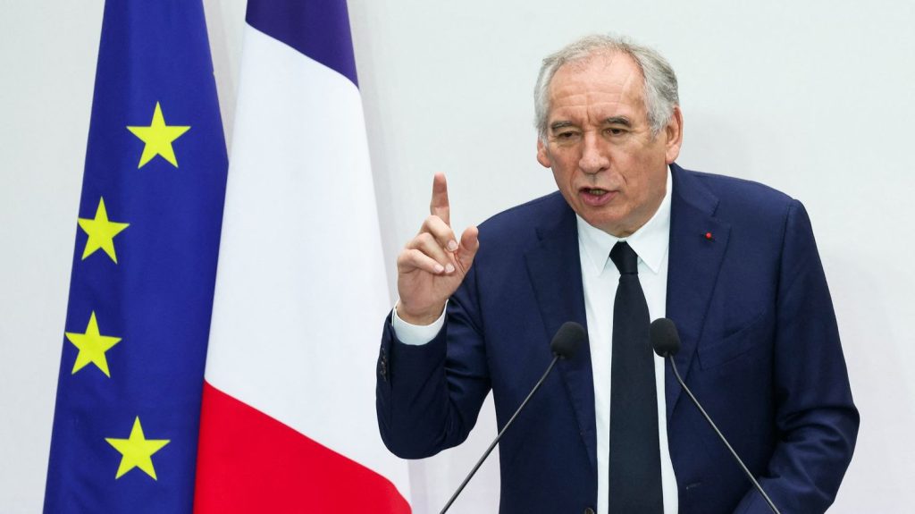 :
    Édito



  



  


      

  

  
    Budget 2026 : François Bayrou dramatise et cherche à gagner du temps face à la menace de censure

          À ses yeux l’état de santé des finances et de l’économie françaises est très préoccupant. Lors de sa conférence de presse sur l'état des finances publiques, le Premier ministre a lâché des phrases sibyllines dans l'espoir de durer.