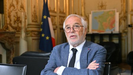 Budget 2026 : François Rebsamen lance un pavé dans la mare avec la proposition d'un nouvel impôt local