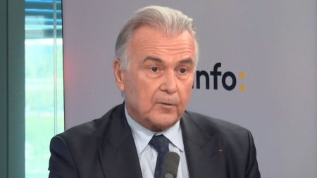 Budget 2026 : "Ne plus vivre à crédit, c'est un travail de tous, si chacun apporte sa pierre, ça ne sera douloureux pour personne", estime le président de l'U2P

          Le premier "Conseil des entreprises", lundi, a réuni à Bercy ministres et représentants d'organisations patronales pour discuter des problèmes économiques de la France et de l'Europe. Michel Picon, présent en tant que président de l'U2P, nous donne son compte rendu.