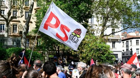 Congrès du PS : les candidatures d'Olivier Faure, Nicolas Mayer-Rossignol et Boris Vallaud validées par les instances du parti