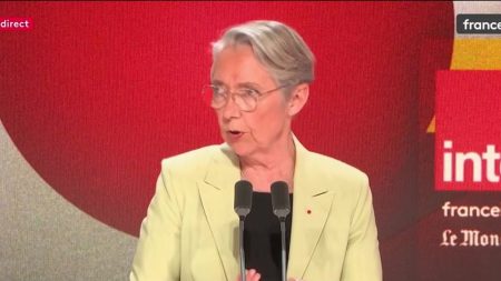 Condamnation de Marine Le Pen : Elisabeth Borne déclare "ne pas partager" le "trouble" exprimé par François Bayrou sur la peine d'inéligibilité