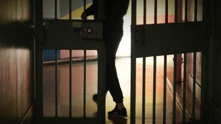 Prisons : Gérald Darmanin veut faire payer les détenus