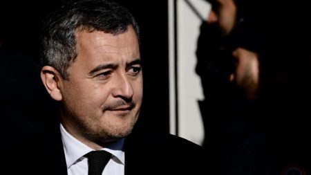 "C'est l'enchère pour gagner en capital politique et en notoriété" : Gérald Darmanin prépare sa candidature à la présidentielle de 2027