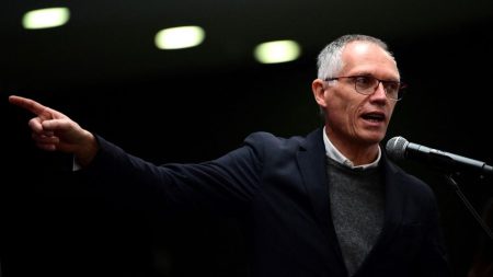Départ de Carlos Tavares de Stellantis : le montant qui lui sera versé par le constructeur avoisine les 34 millions d'euros