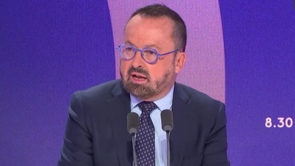 Déserts médicaux : "Le principe c'est de demander peu à beaucoup de médecins" plutôt que l'inverse, réagit le ministre de la Santé