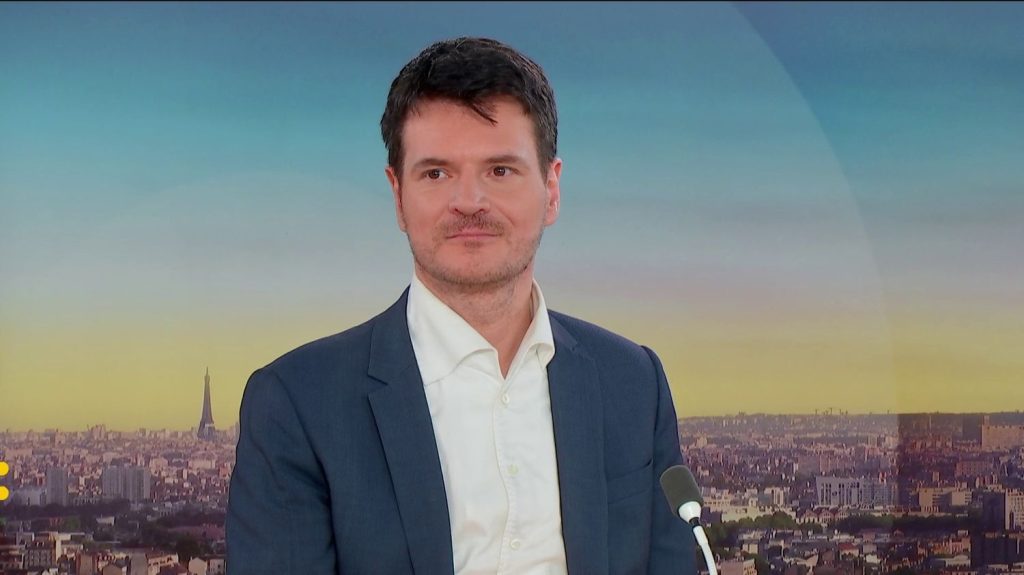 Élections législatives à la proportionnelle : Il y a “des partis qui ont objectivement intérêt à cela”, explique le constitutionnaliste Benjamin Morel