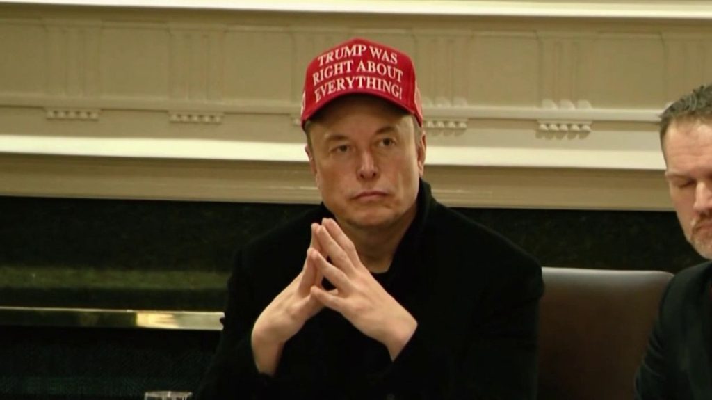 Elon Musk va-t-il renoncer à son portefeuille politique pour sauver son empire industriel ?
