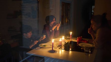 :
    Podcast



  



  


      

  

  
                    



  


      :
    Podcast



  



  


    
    Espagne dans le noir, France à bout dans les transport et Paul Mirabel sacré aux Molières : ça dit quoi ce 29 avril ?