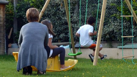 Aide sociale à l'enfance : rémunération, diplôme, formation… C'est quoi une famille d'accueil ?