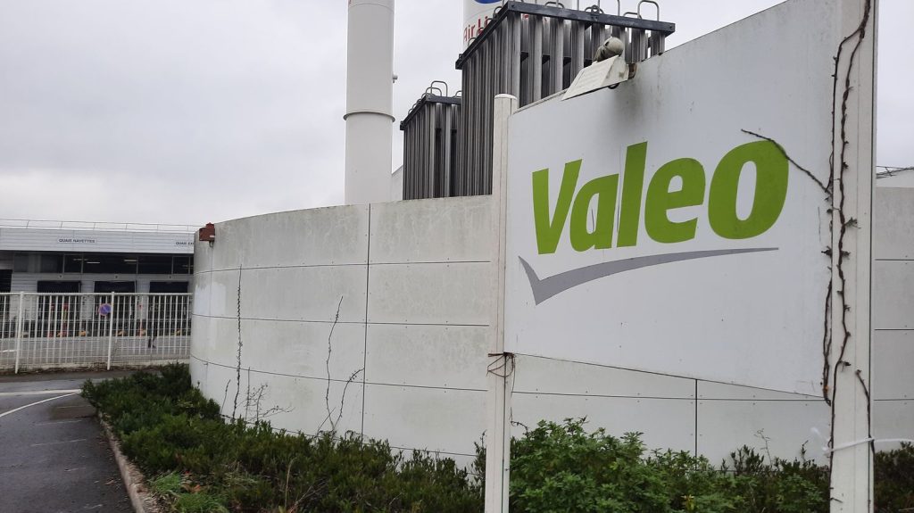 Automobile : "Une fermeture d'usine, c'est très dur", se désole la CGT à cinq jours de la fermeture de l’usine Valeo de La Suze-sur-Sarthe