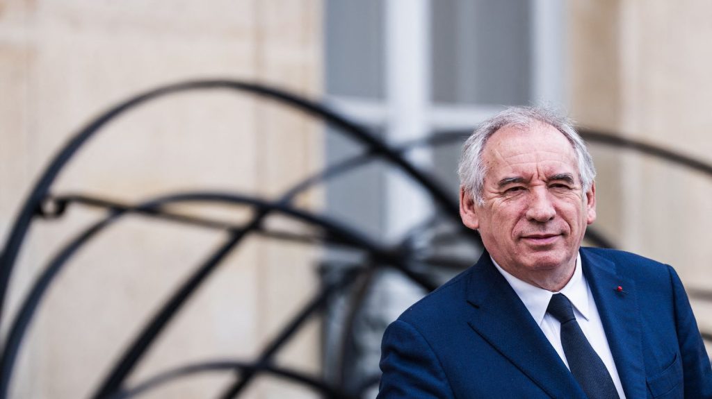 François Bayrou va engager une "consultation" sur la proportionnelle avec les forces politiques à partir du 28 avril
