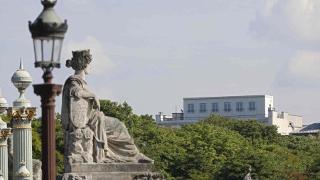 La France nous fait exploser l'ambassade des lettres anti-diversité