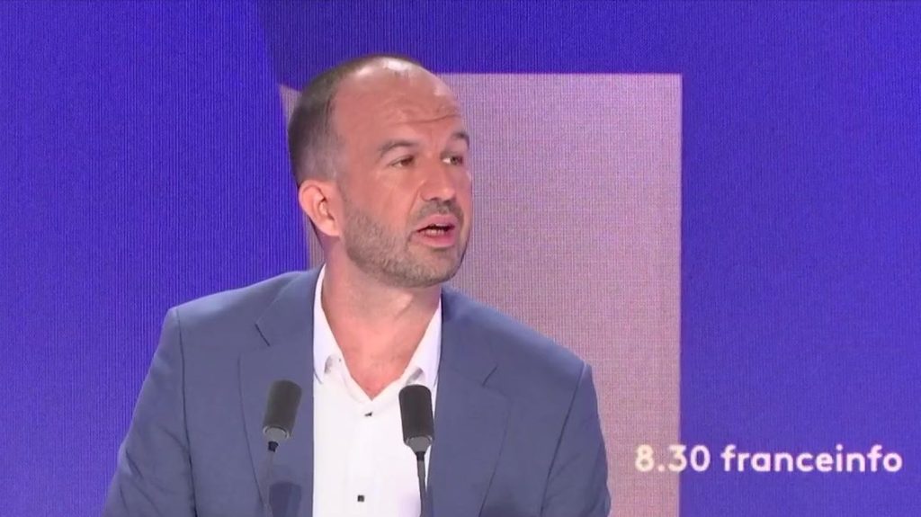 "LFI ne se retrouve pas dans ces propos" : Manuel Bompard désavoue le collaborateur insoumis qui a appelé à former des "brigades d'autodéfense populaire" contre l'islamophobie
