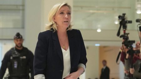 Marine Le Pen rejugée en appel l'année prochaine, pour une décision dès l'été 2026