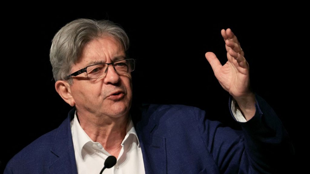Jean-Luc Mélenchon apporte son soutien à La Jeune Garde, groupuscule d'ultragauche menacé de dissolution