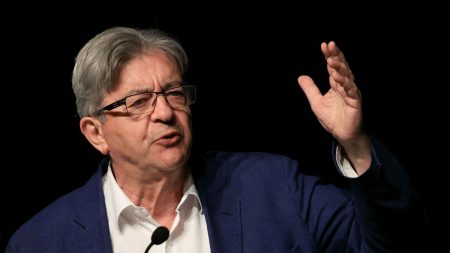 Jean-Luc Mélenchon apporte son soutien à La Jeune Garde, groupuscule d'ultragauche menacé de dissolution