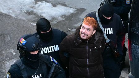Mohamed Amra va déposer plainte contre l'administration pénitentiaire, il dénonce des violences de la part de surveillants