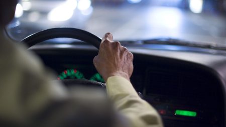 :
    le dernier publié



  



  


      

  

  
    
    "Je n'aime pas conduire, j'ai peur" : dans les pays nordiques, la responsabilisation des seniors plutôt qu’une visite médicale obligatoire

          Danemark, Suède, Norvège... Ces pays ont estimé que les contrôles systématiques à partir d'un certain âge n'avaient pas prouvé leur efficacité. Ils préfèrent compter sur la responsabilité individuelle et le rôle actif des médecins.
    
    

      
              
          Diffusé le 10/04
                      
            



  

  
  
    
        4min