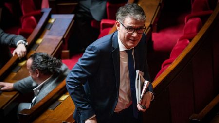 Le premier secrétaire du PS Olivier Faure propose une "plateforme commune de la gauche non mélenchoniste" pour 2027