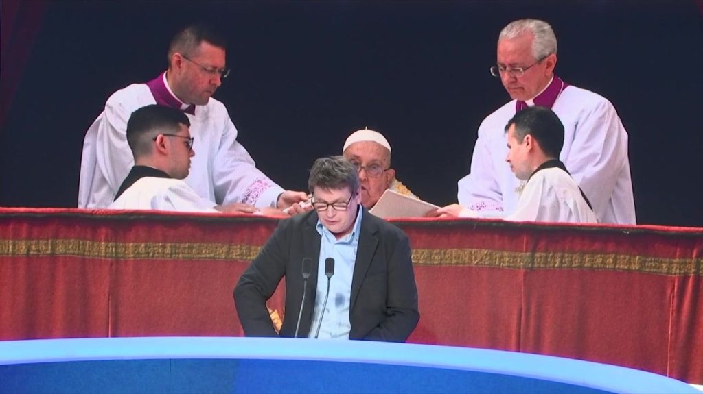 Le pape François affaibli, la fin du cessez-le-feu en Ukraine, le déplacement d'Emmanuel Macron à Mayotte... Les informés du dimanche 20 avril 2025

          Tous les jours, les informés débattent de l'actualité, ce dimanche 20 avril autour de Renaud Blanc.