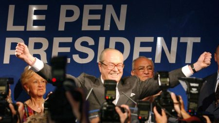 :
    Édito



  



  


      

  

  
    Présidentielle : pourquoi la présence d’un candidat RN au second tour n’étonne plus

          Le 21 avril est une date symbolique dans l’histoire politique contemporaine de notre pays : il y a 23 ans, avec un peu moins de 17% des voix, Jean-Marie Le Pen devançait Lionel Jospin, et l’extrême droite se qualifiait pour la première fois pour le second tour de l’élection présidentielle. Depuis, la performance s’est banalisée.