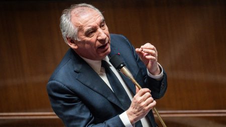 Pourquoi le chantier de la proportionnelle est un véritable casse-tête pour François Bayrou
