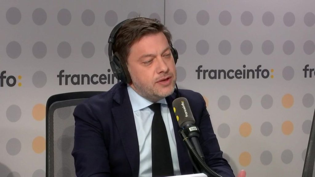 Réforme de scrutin à Paris, Lyon et Marseille : "Il n'y a pas de raisons que ces trois villes soient traitées différemment", défend le maire de Marseille

          Les députés de la commission des Lois ont adopté, mercredi, la proposition de loi visant à réformer le mode d'élection des maires de Paris, Lyon et Marseille, un an avant ces scrutins.