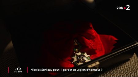 :
    Vidéo




  



  


  
  Comment Nicolas Sarkozy pourrait sauver sa Légion d'honneur