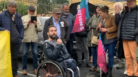 Près de 400 personnes réunies en Dordogne pour soutenir le député Sébastien Peytavie menacé de mort par un militant néonazi