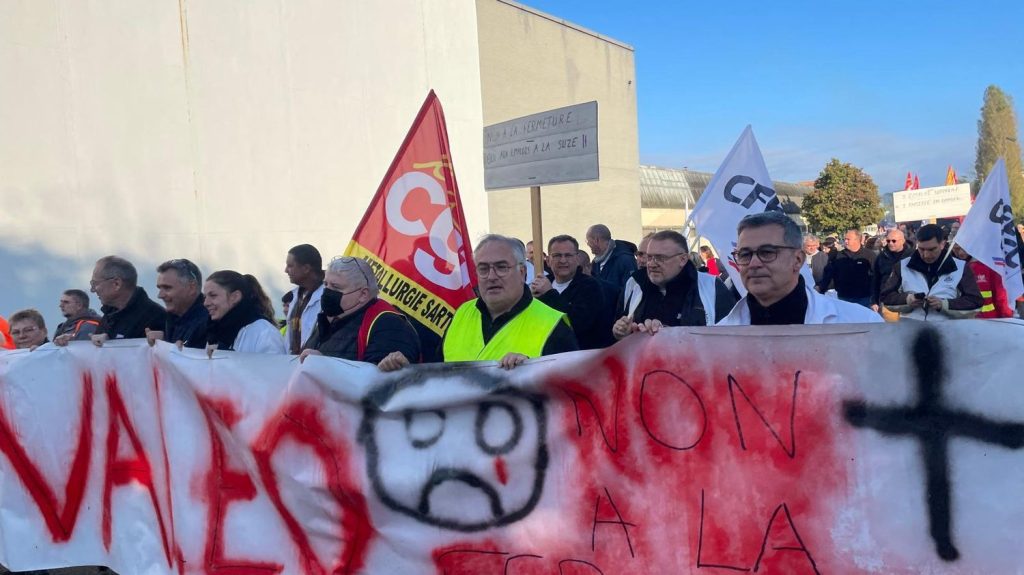 :
    Reportage




  



  


  
  "Il est temps de réagir" : les syndicats français appellent à sauver la sous-traitance du secteur automobile