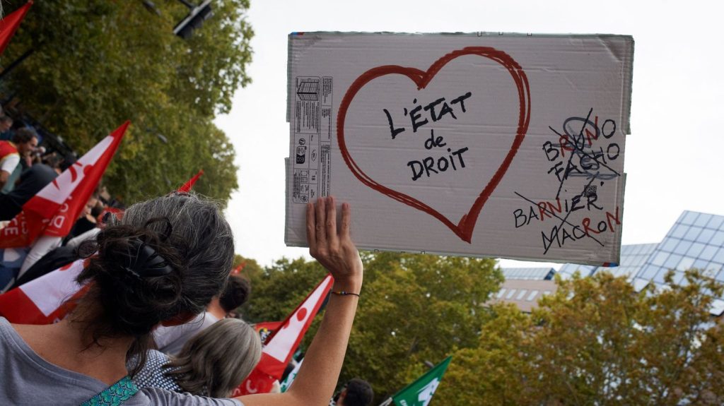 Une trentaine d'organisations appellent à des rassemblements samedi pour défendre "l'Etat de droit" dans "toutes les villes de France"