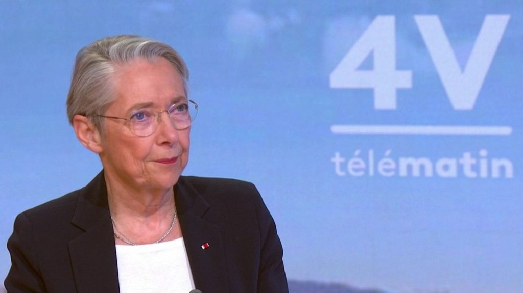 Violence à l'école : "Les réponses se bâtissent localement", explique Élisabeth Borne