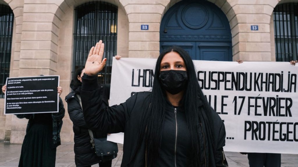 Victime de violences conjugales, Khadija assigne l'Etat en justice pour faute