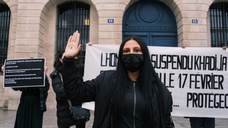 Victime de violences conjugales, Khadija assigne l'Etat en justice pour faute