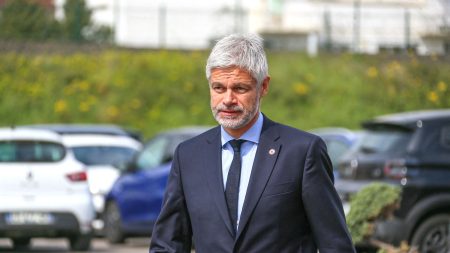 Laurent Wauquiez propose d'"enfermer" les personnes dangereuses sous OQTF à Saint-Pierre-et-Miquelon