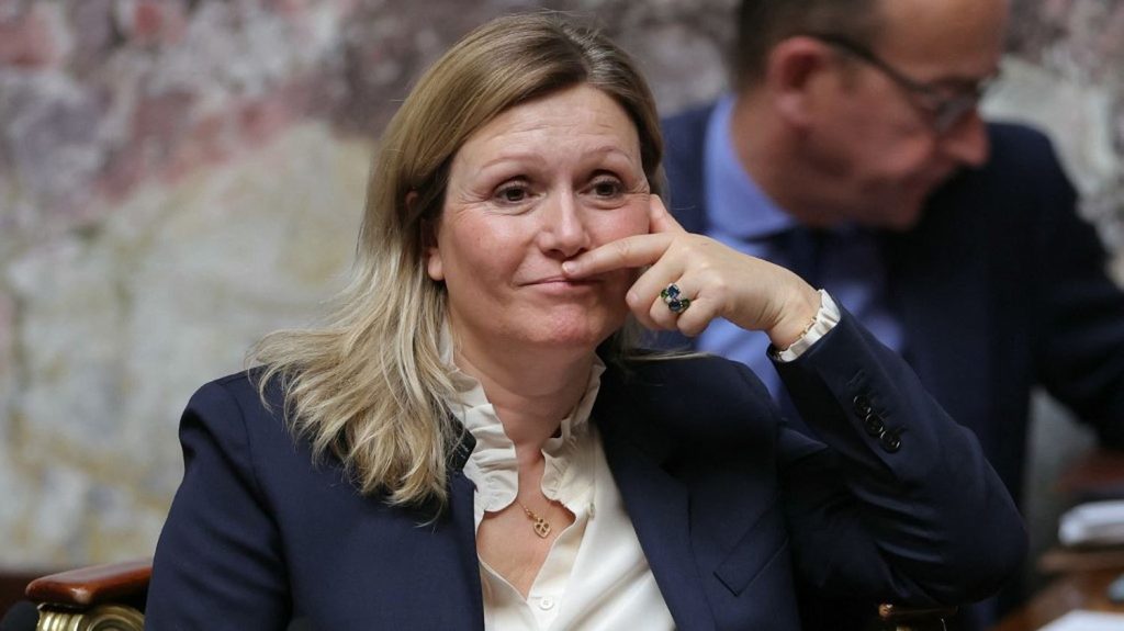 "Un certain nombre de textes qu'il nous faut finir d'examiner" : Yaël Braun-Pivet plaide pour une prolongation exceptionnelle des travaux parlementaires en juillet