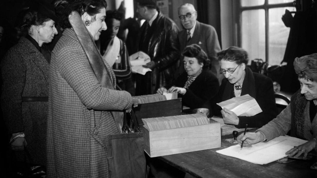 Comment les femmes françaises ont gagné et utilisé leur droit de vote en 1945