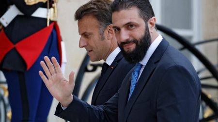 Macron exhorte le chef syrien à protéger les minorités après des affrontements mortels