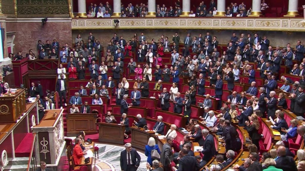 Aide à mourir : une loi attendue qui continue pourtant de diviser
