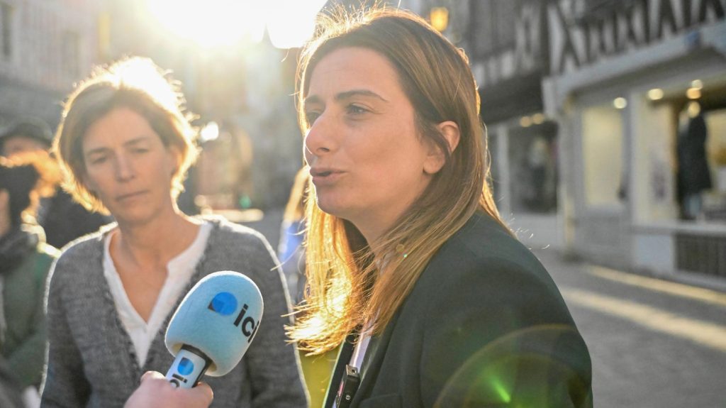 Plan social chez ArcelorMittal : Marine Tondelier plaide pour "une prise de possession des hauts fourneaux"