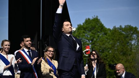 Bardella prête à diriger le rallye national si Le Pen interdit les élections de 2027