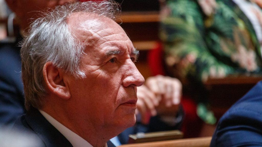 François Bayrou évoque un référendum sur "un plan d'ensemble" de réduction des déficits