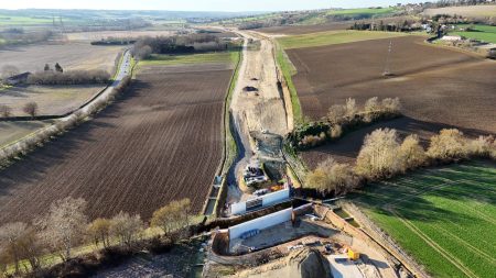 :
    le dernier publié



  



  


      

  

  
    
    Chantier de l'A69 : comment la construction de cet axe autoroutier pourrait s'achever au forceps

          La justice a autorisé mercredi la reprise du chantier de l'A69 et la nuit suivante, les députés ont supprimé les ZFE, les "zones à faibles émissions" excluant les véhicules les plus polluants des grandes villes. Une double défaite en quelques heures pour les écologistes.
    
    

      
              
          Diffusé le 29/05
                      
            



  

  
  
    
        3min